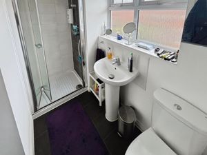 En-suite- click for photo gallery
